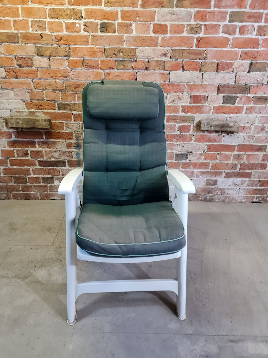 Reclining Garden Chair including Cushion - E-Reuse