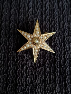 15ct Gold Six Point Star Brooch with Seed Pearls