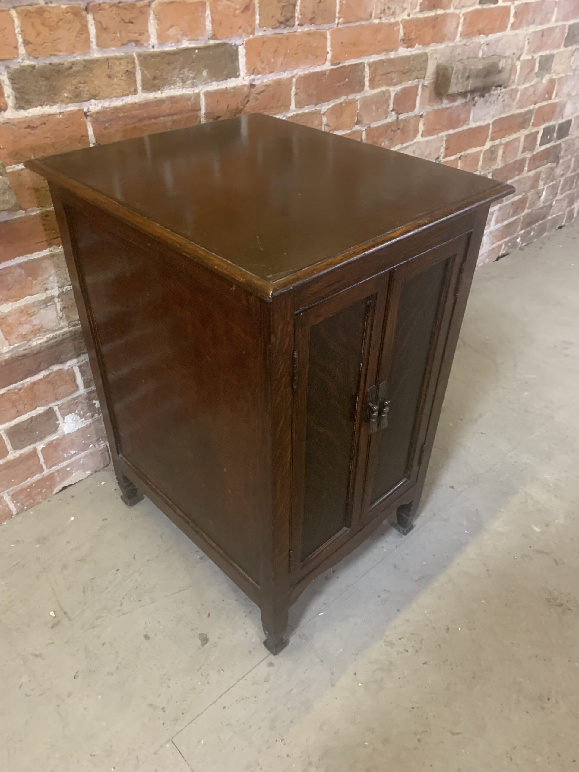 Vintage oak record EReuse