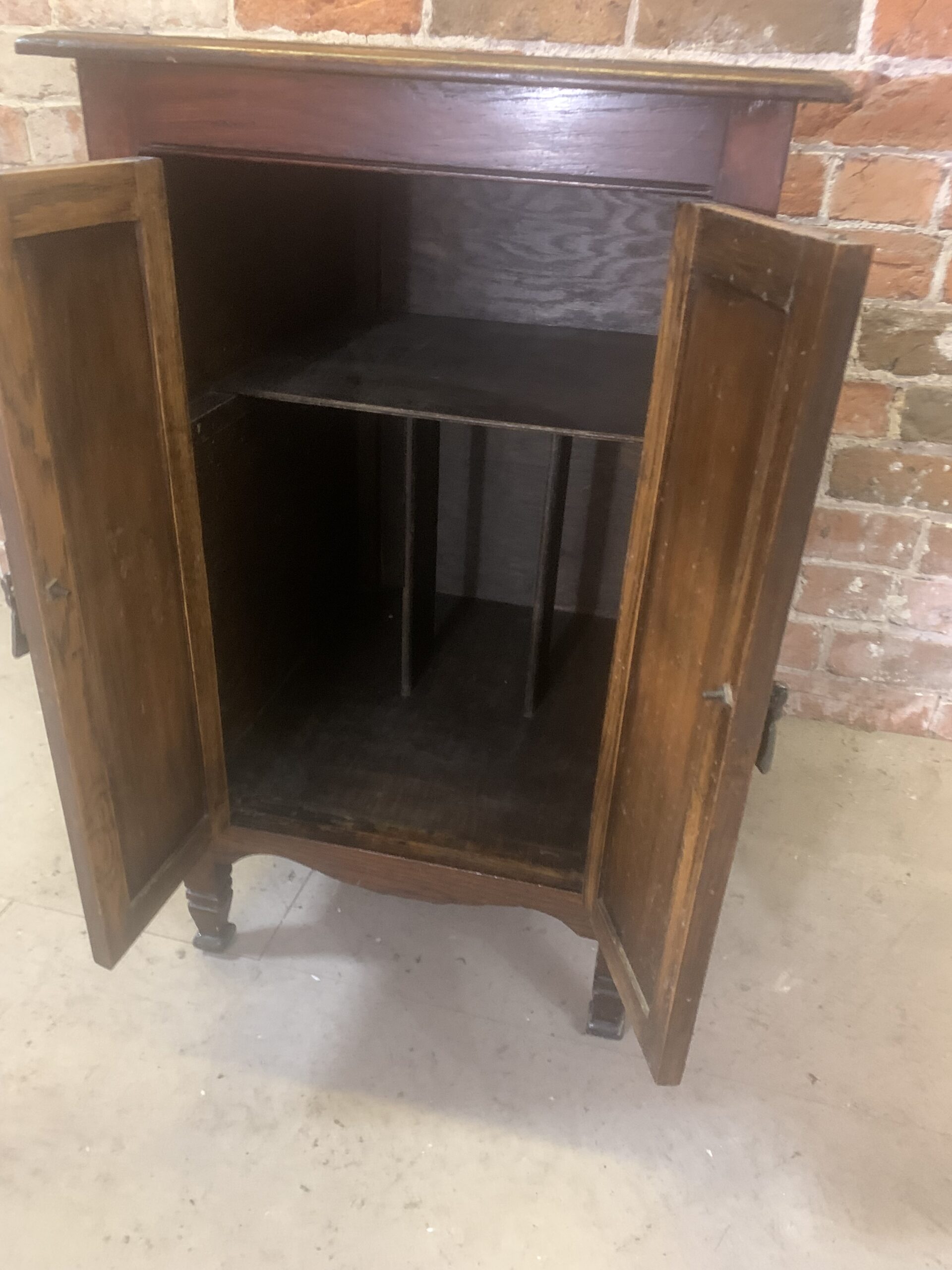 Vintage oak record EReuse