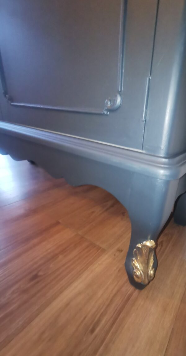 Beautiful repainted slimline sideboard - Image 3
